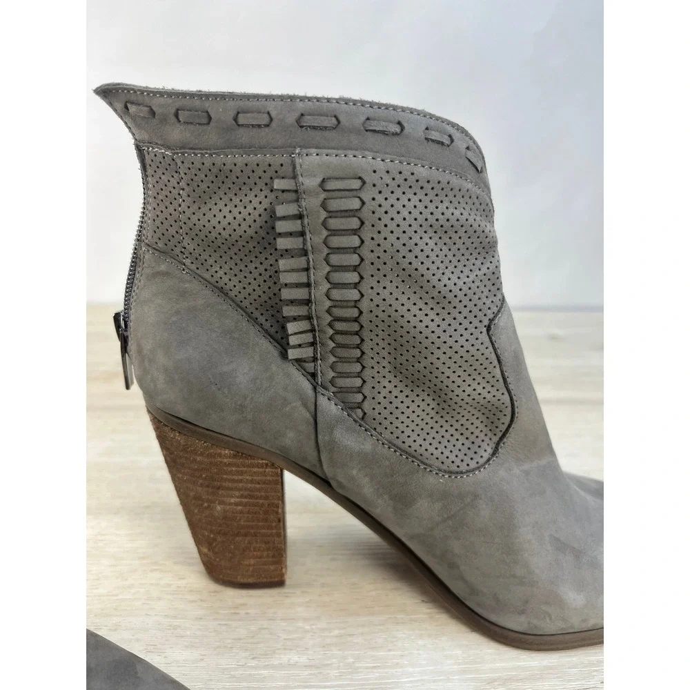 Vince Camuto Fretzia Gray Suede‎  Block Heel Ankle Booties Women's Size 10